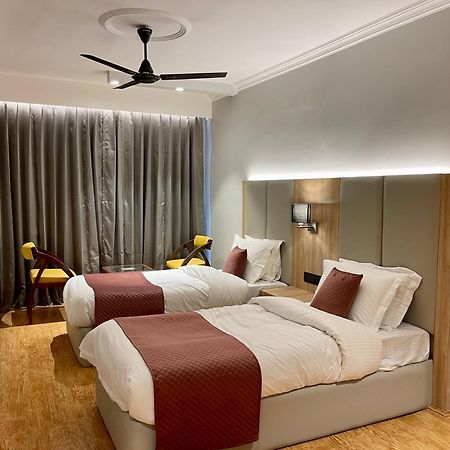Hotel New Park Srīnagar Esterno foto